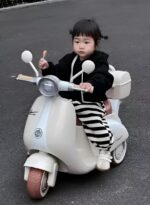 DJEČIJI ELEKTRIČNI SKUTER LAMBRETTA 6V – BEŽ MODEL